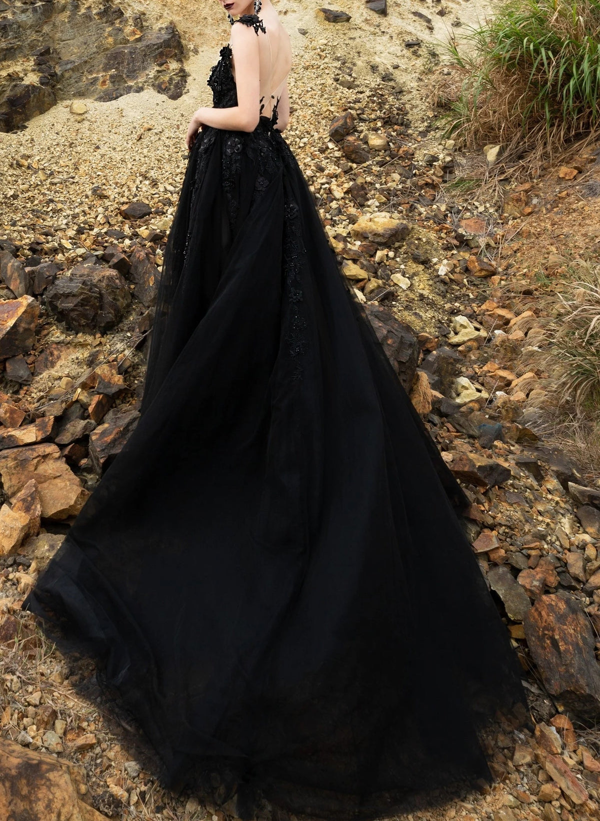 Tulle Wedding Dress 3D Floral Black A Line Bridal Gown with Slit