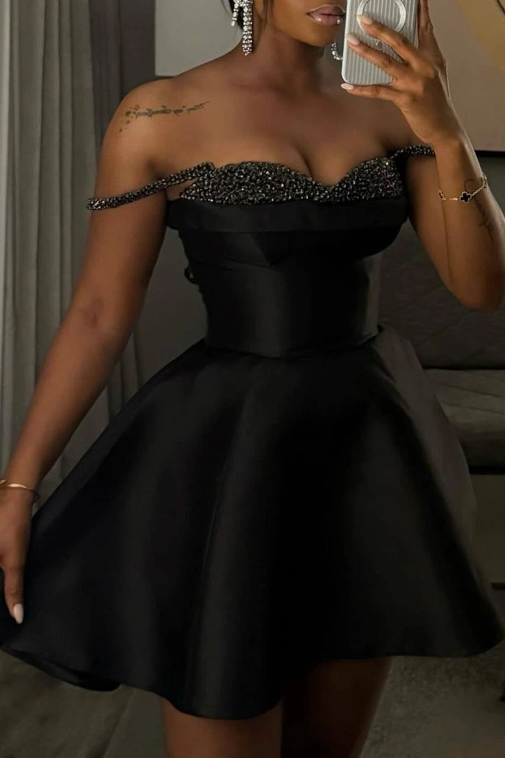 Sexy Spaghetti Straps Sweetheart Neck Black Satin Beaded A-Line Homecoming Dress Short Prom Dress
