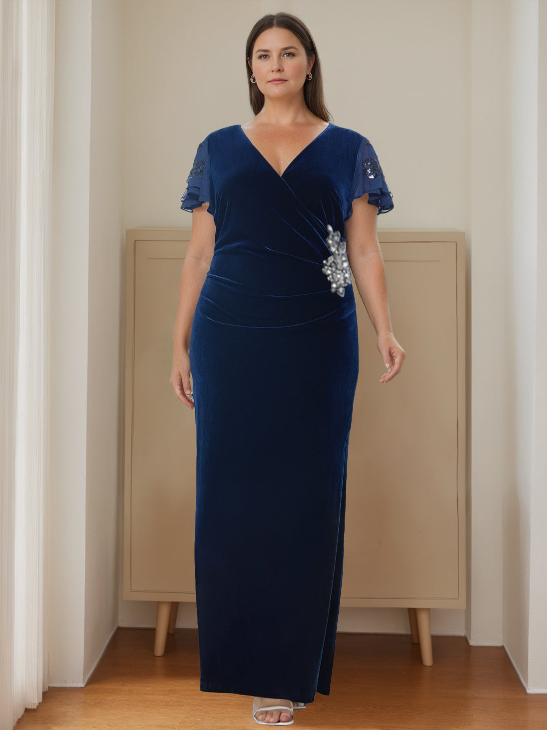 V Neck Short Sleeve Long Velvet Sheath Dress with Ruffles and Appliques for the Mother of the Bride