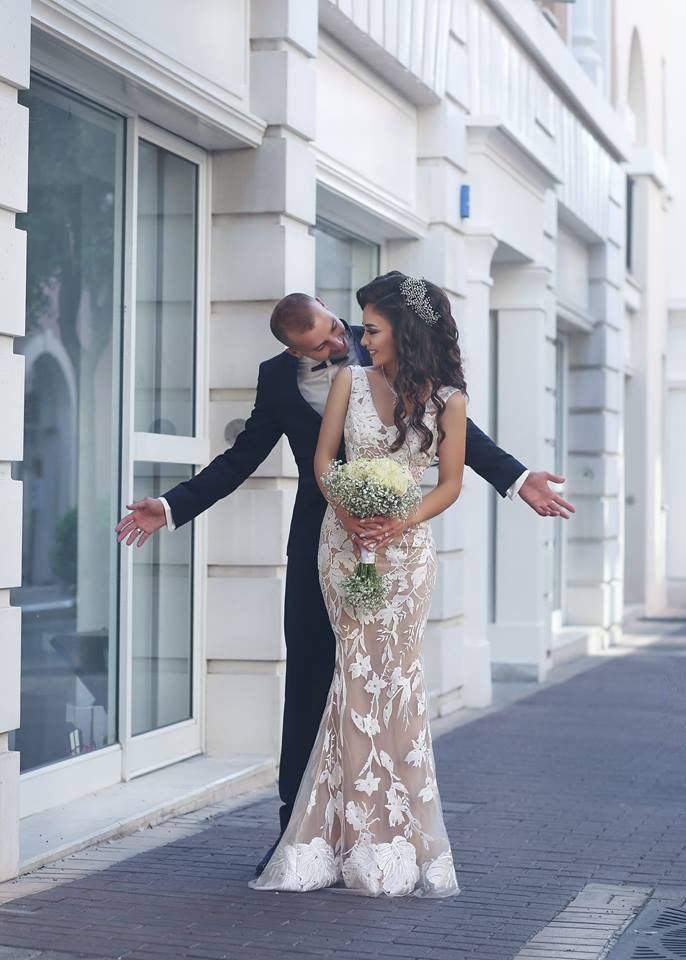 V-neck Sleeveless Lace Champagne Wedding Dresses  Detachable Overskirt Backless Bride Dress