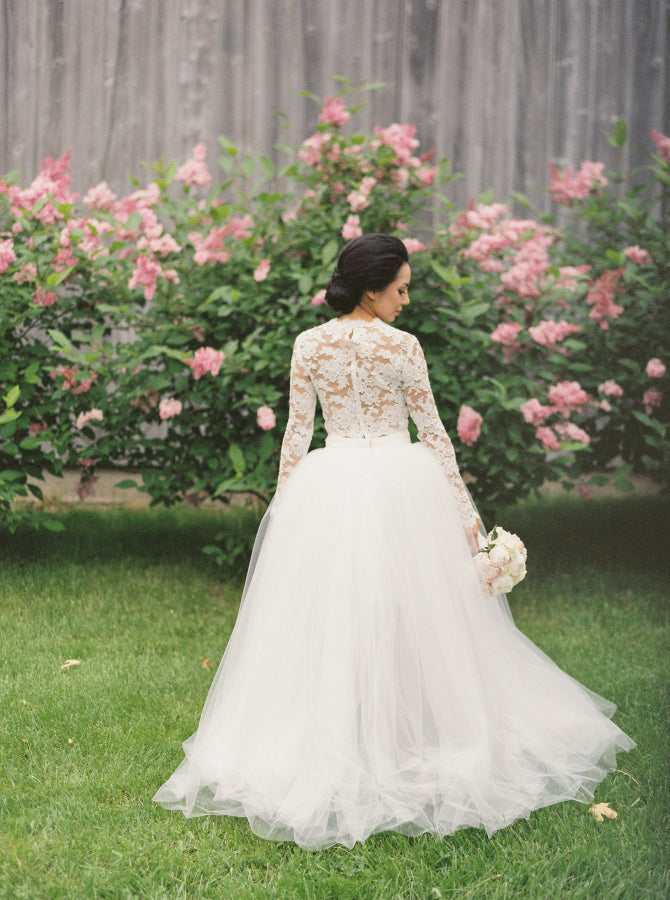 Vintage A-line Tulle Long Sleeve Bridal Gowns New Arrival Lace Sweep Train Beach Wedding Dress