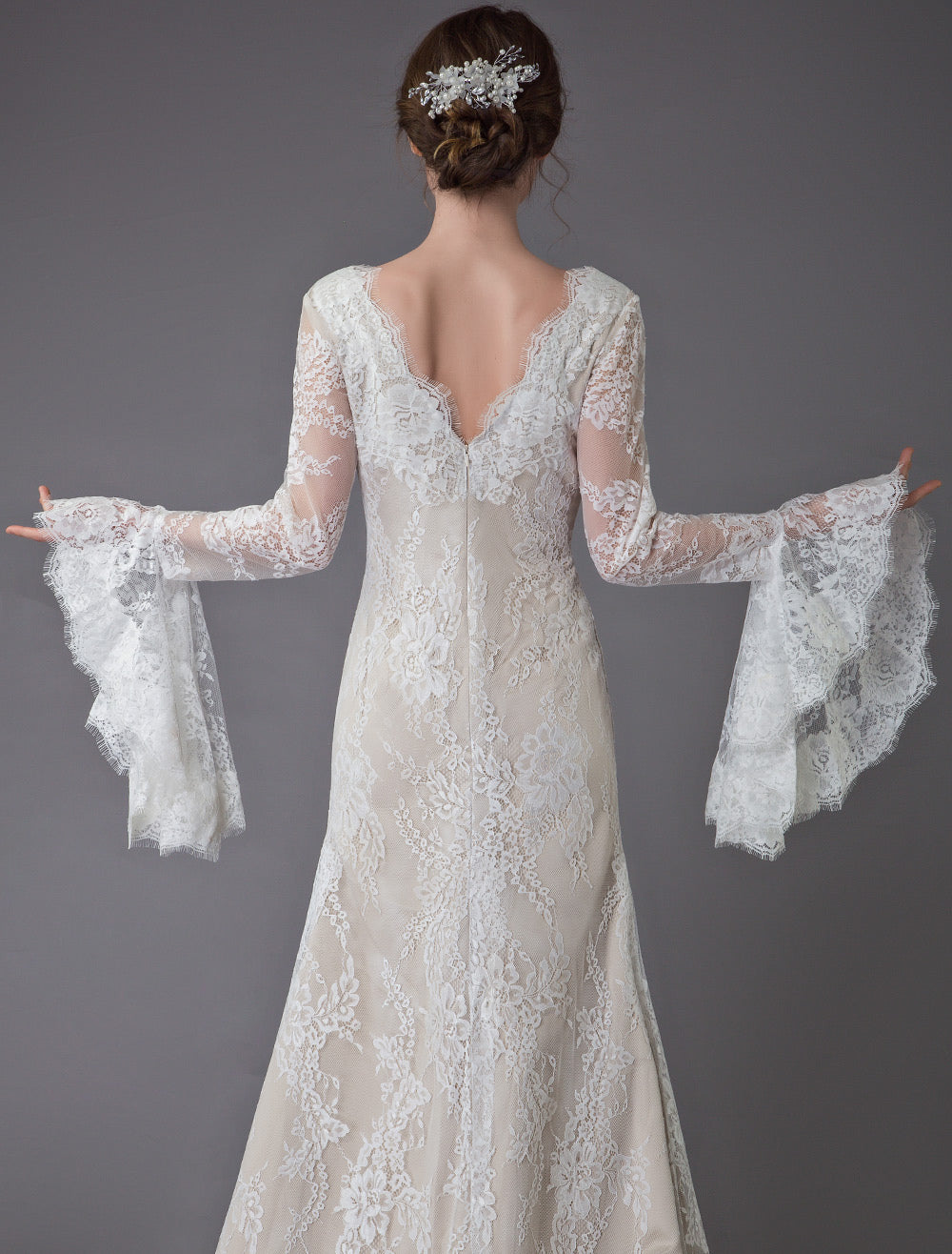 Vintage Deep V Neck Long Sleeves Lace A-Line Beach Wedding Dresses