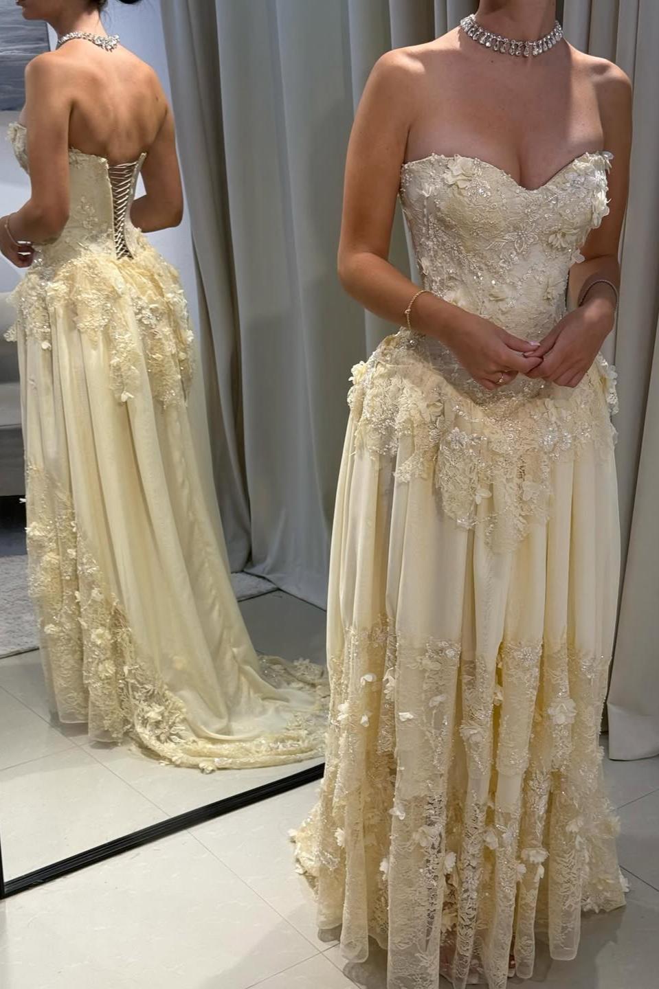 Gorgeous A Line Sweetheart Light Yellow Lace Prom Dress with Structured Bodice