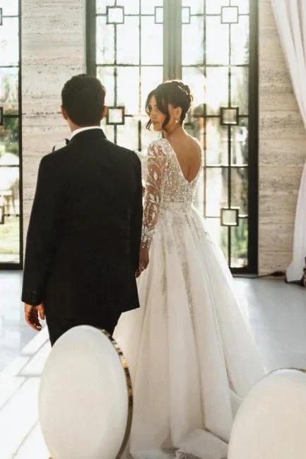 Vintage Long A-line V-neck Lace Wedding Dress with Long Sleeves (ZD15612)
