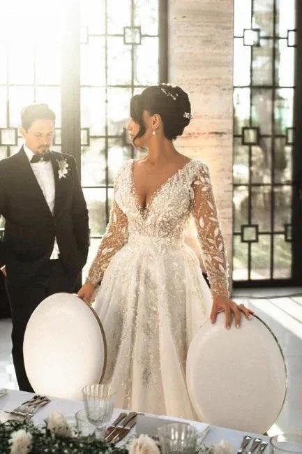 Vintage Long A-line V-neck Lace Wedding Dress with Long Sleeves (ZD15612)