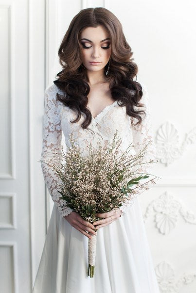 Vintage Long Sleeve White Lace Bridal Gown V-Neck Long Sweep Train Plus Size Beach Wedding Dress