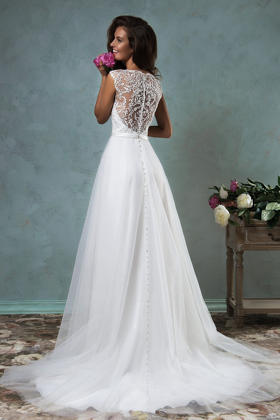 Vintage White Lace Applique Bride Dress Latest Sweep Train Summer Beach Beach Wedding Dress