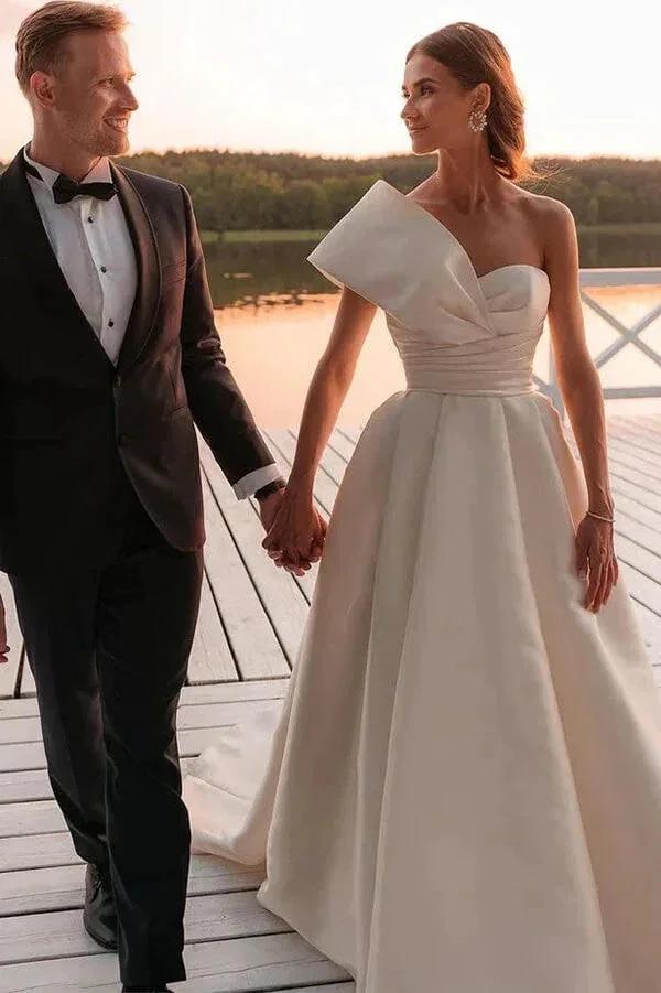 Vintage Wedding Dress One Shoulder Bridal Gown With Court Train (ZD16096) - VelvetHem