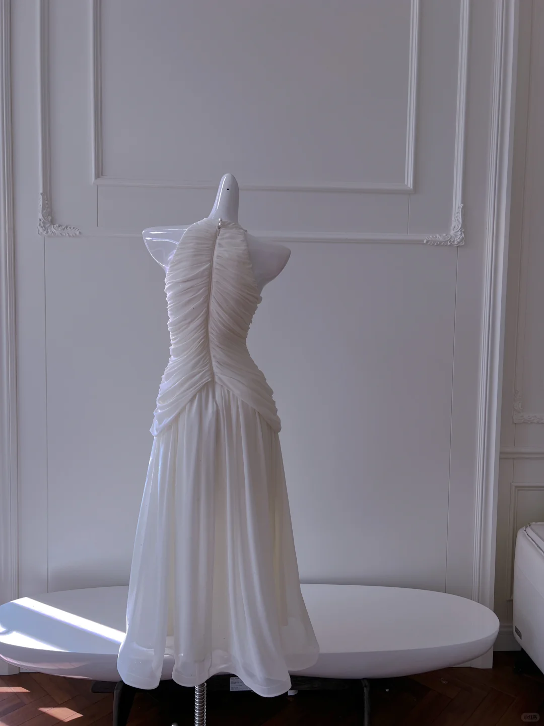 Elegant Chiffon Pleated Sleeveless Birthday Party Dress White Vacation Dress With Pearls - View 2 | VelvetHem