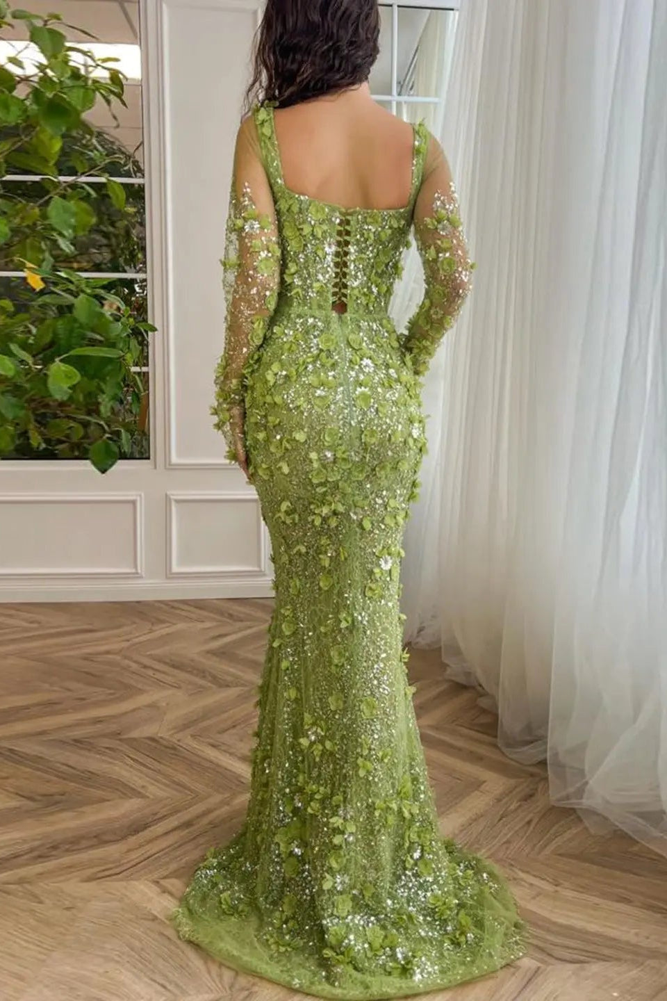 Luxury Green 3D Floral Evening Dress with Long Sleeves