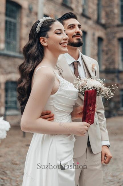 White Beach Wedding Dress A Line Spaghetti Strap Square Sleeveless Ruffle Sweep Train Satin Bridal Gown With Slit