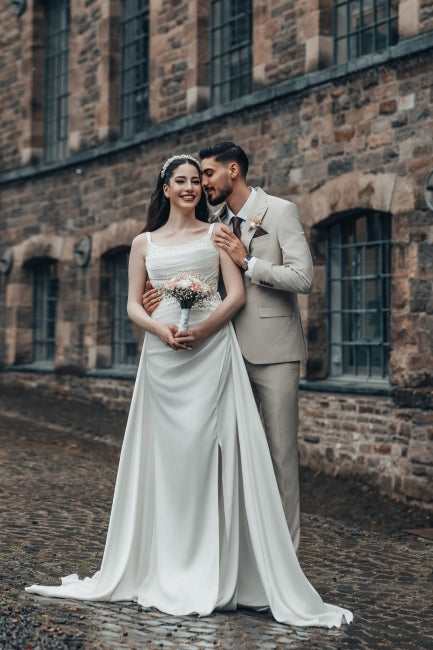 White Beach Wedding Dress A Line Spaghetti Strap Square Sleeveless Ruffle Sweep Train Satin Bridal Gown With Slit
