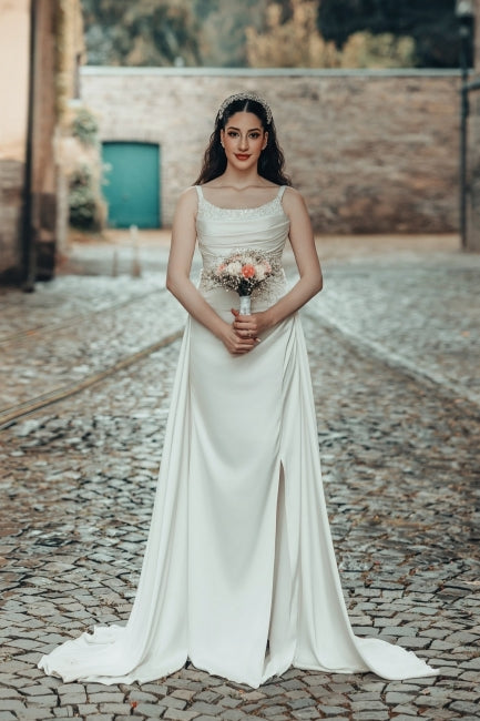 White Beach Wedding Dress A Line Spaghetti Strap Square Sleeveless Ruffle Sweep Train Satin Bridal Gown With Slit