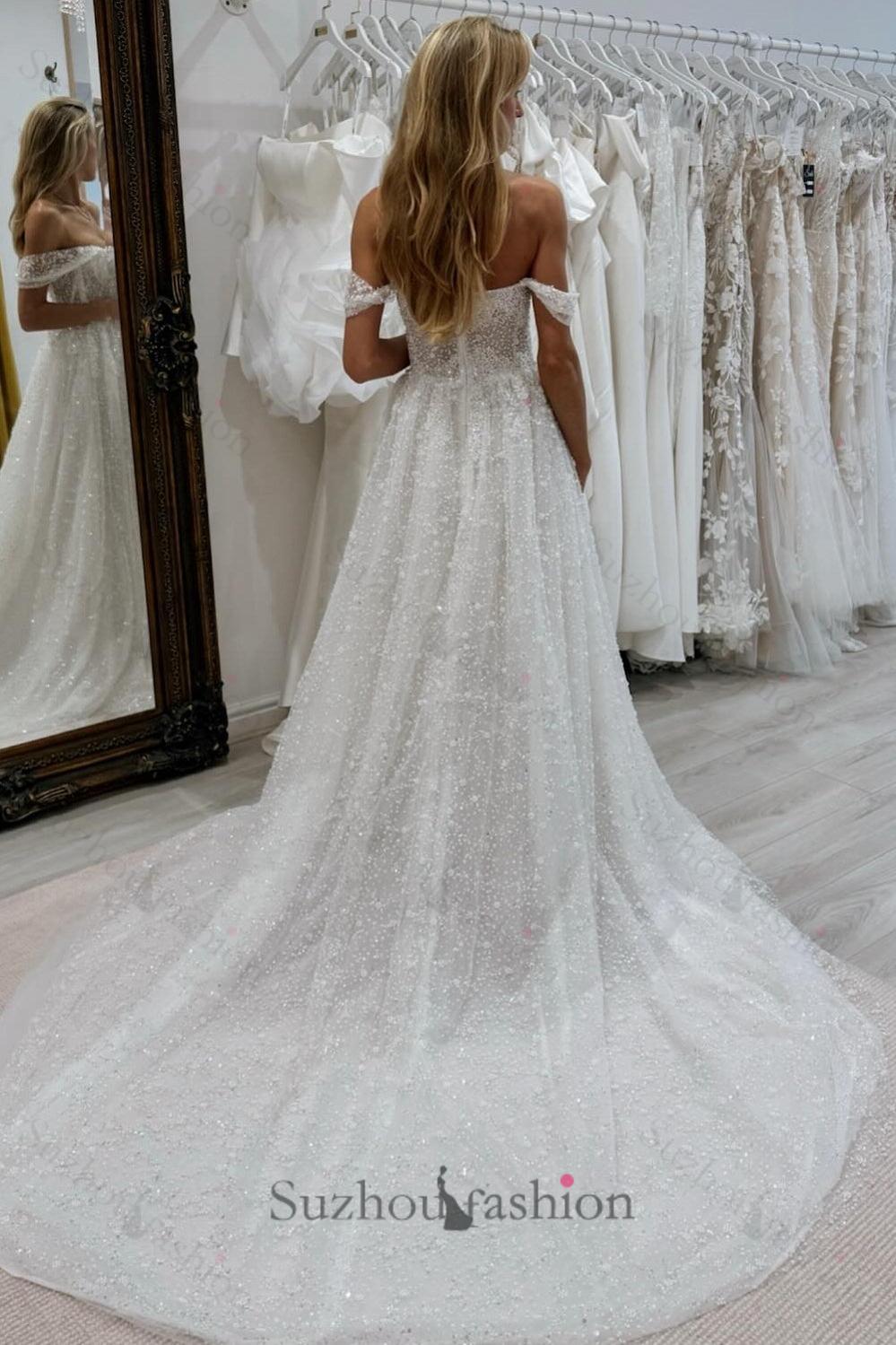 White Beach Wedding Dress A Line Strapless Off The Shoulder Sleeveless Beaded Chapel Train Tulle Bridal Gown With Pearls