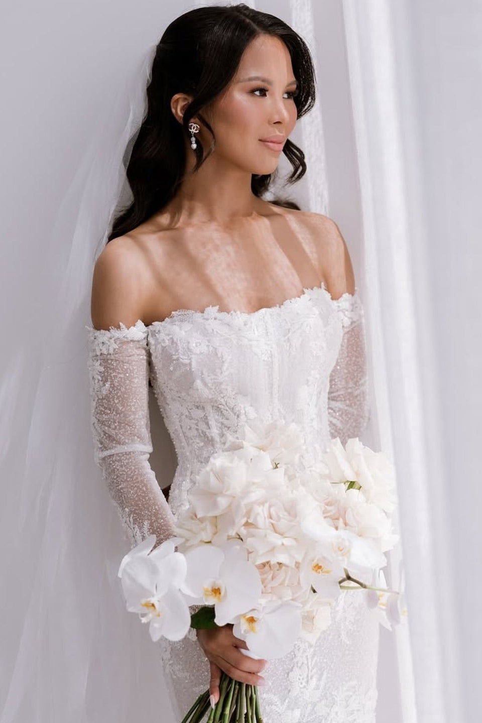 White Beach Wedding Dress Mermaid Strapless Off The Shoulder Beaded Lace Long Sleeves Cathedral Train Tulle Bridal Gown