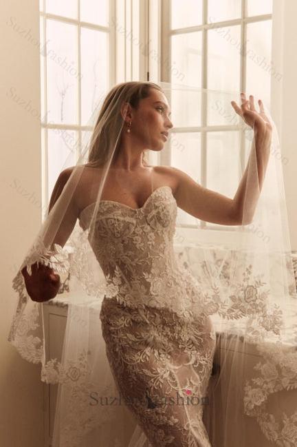 White Beach Wedding Dress Mermaid Sweetheart Sleeveless Sweep Train Tulle Lace Bridal Gown With Appliques
