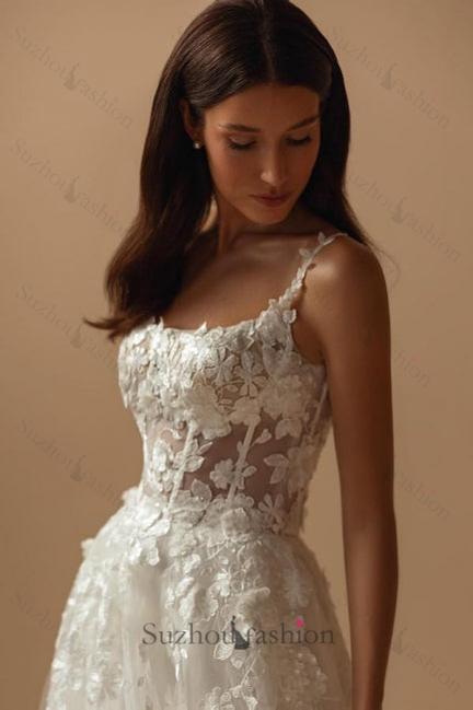 White Beach Wedding Dress Square Spaghetti Strap A Line Sleeveless Court Train Tulle Bridal Gown With Appliques
