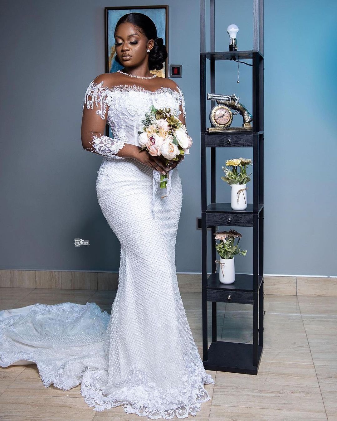 White Mermaid Beach Wedding Dress with Long Sleeves Pearls Tulle Lace Bridal Gown Sweep Train