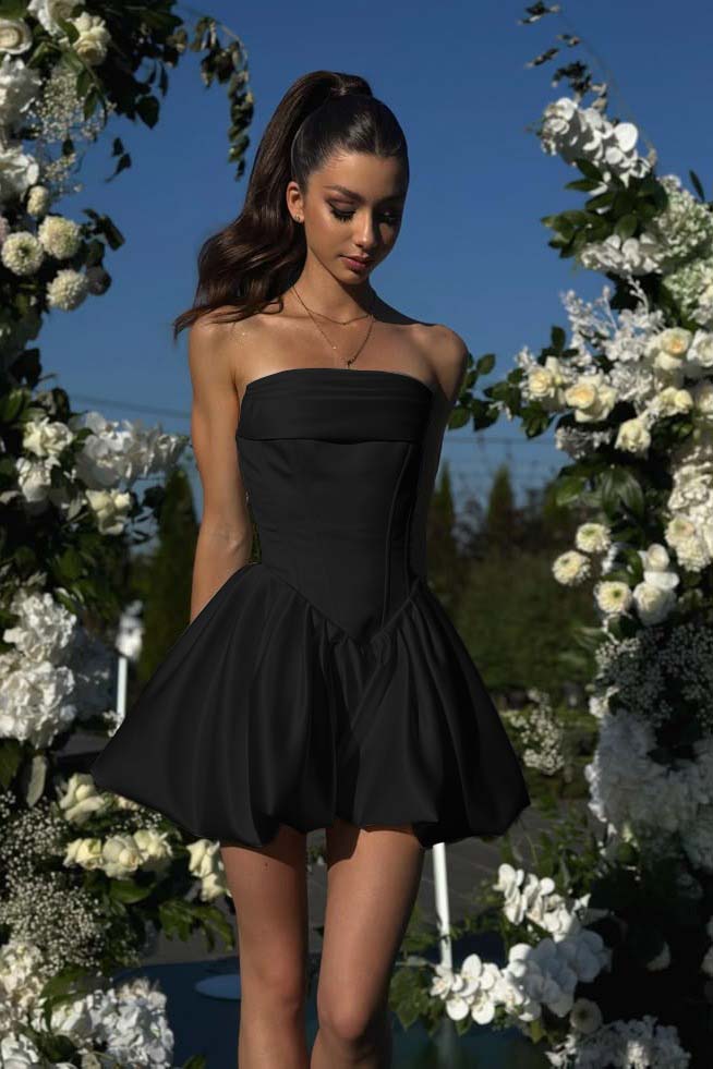 White Strapless Sleeveless Short Homecoming Dress With Pleated