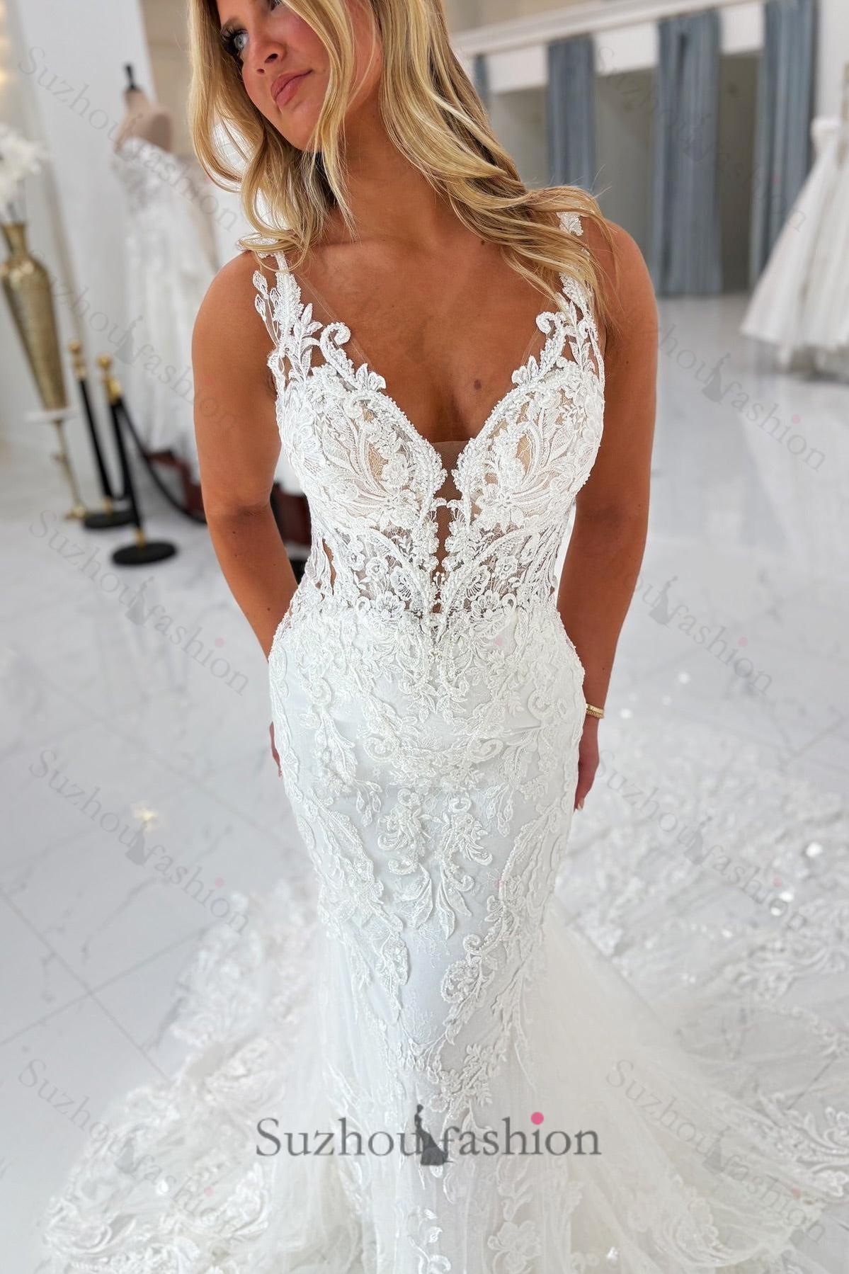 White Wedding Dress Mermaid Spaghetti Straps V Neck Sleeveless Lace Beaded Tulle Chapel Train Bridal Gown With Appliques