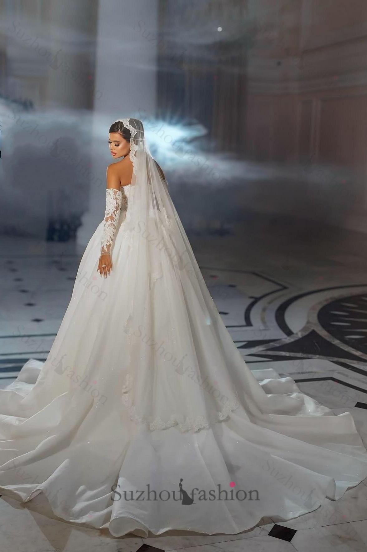 White Wedding Dress Strapless Lace Sleeveless Sequined Ball Gown Sweep Train Satin Bridal Gown
