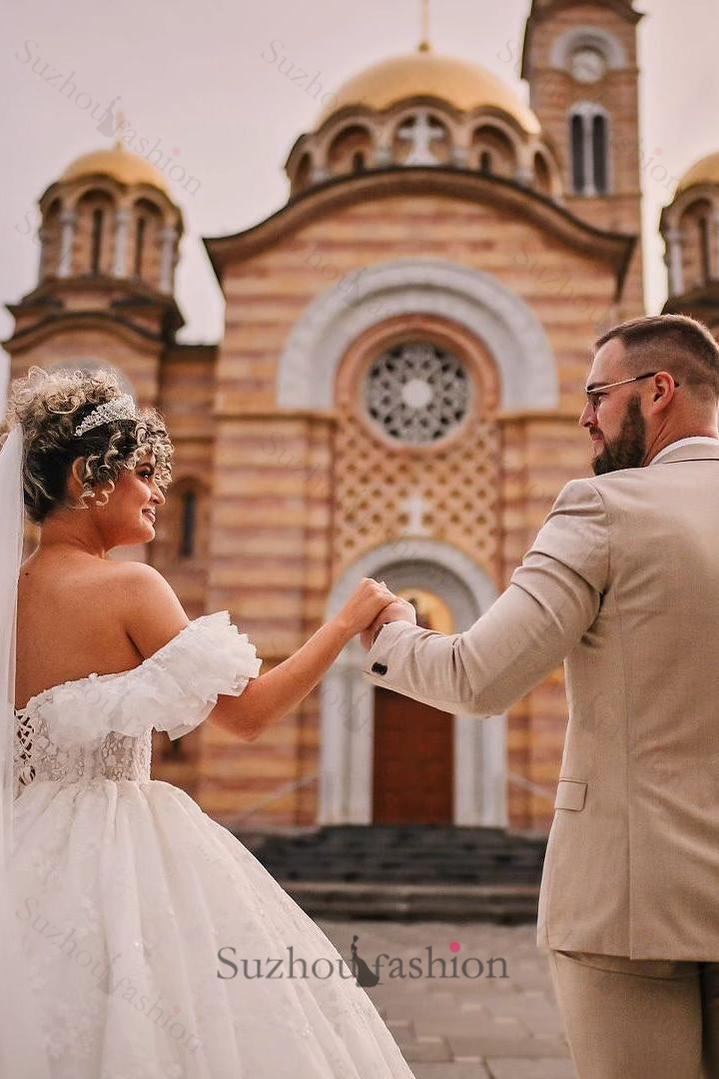 White Wedding Dress Sweetheart Off The Shoulder Ball Gown Beaded Lace Sleeveless Cathedral Train Tulle Bridal Gown