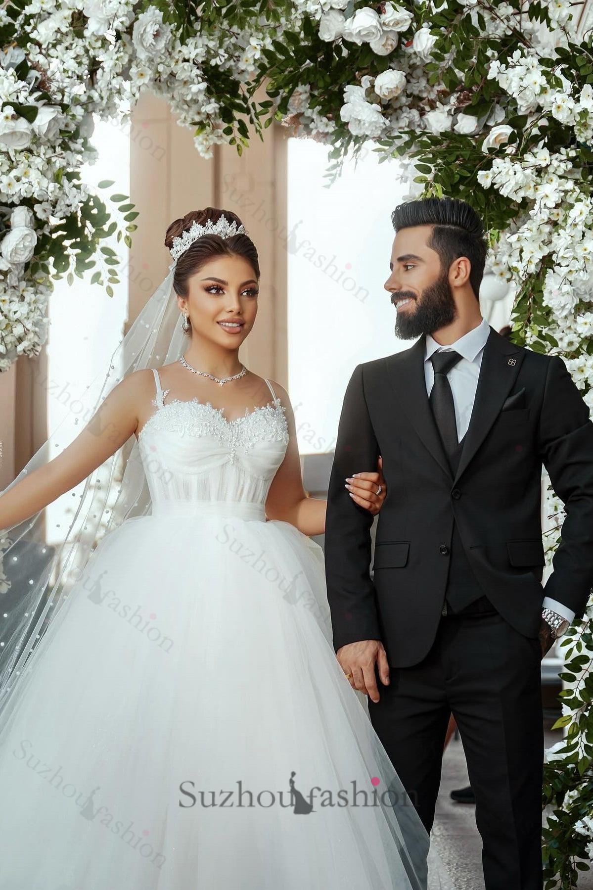 White Wedding Dress Sweetheart Spaghetti Strap Sleeveless Ball Gown Tulle Bridal Gown With Pearls And Appliques