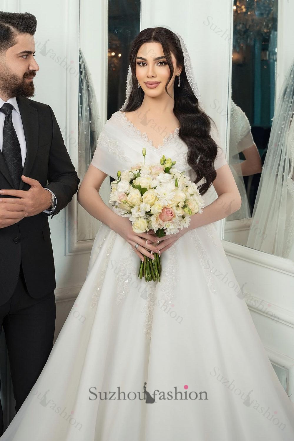 White Wedding Dress V Neck Off The Shoulder Sleeveless Sequined Long Chiffon Bridal Gown With Appliques