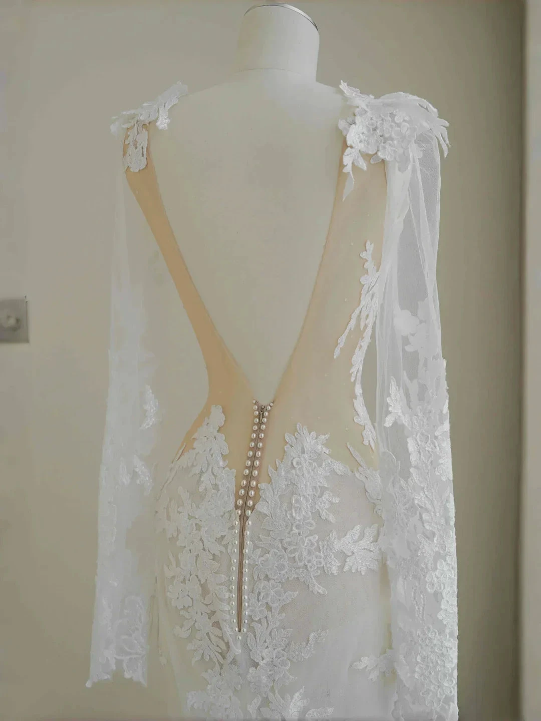 Elegant White Lace Appliques Mermaid Evening Dress,Backless Prom Dress Wedding Dress (ZD13771)