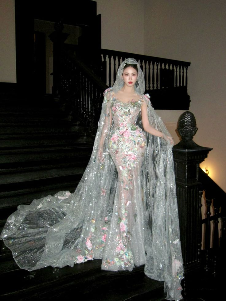 Glamorous Silver Tulle Sequin Beaded Butterfly Appliques Mermaid Long Wedding Dress Formal Bridal Dress