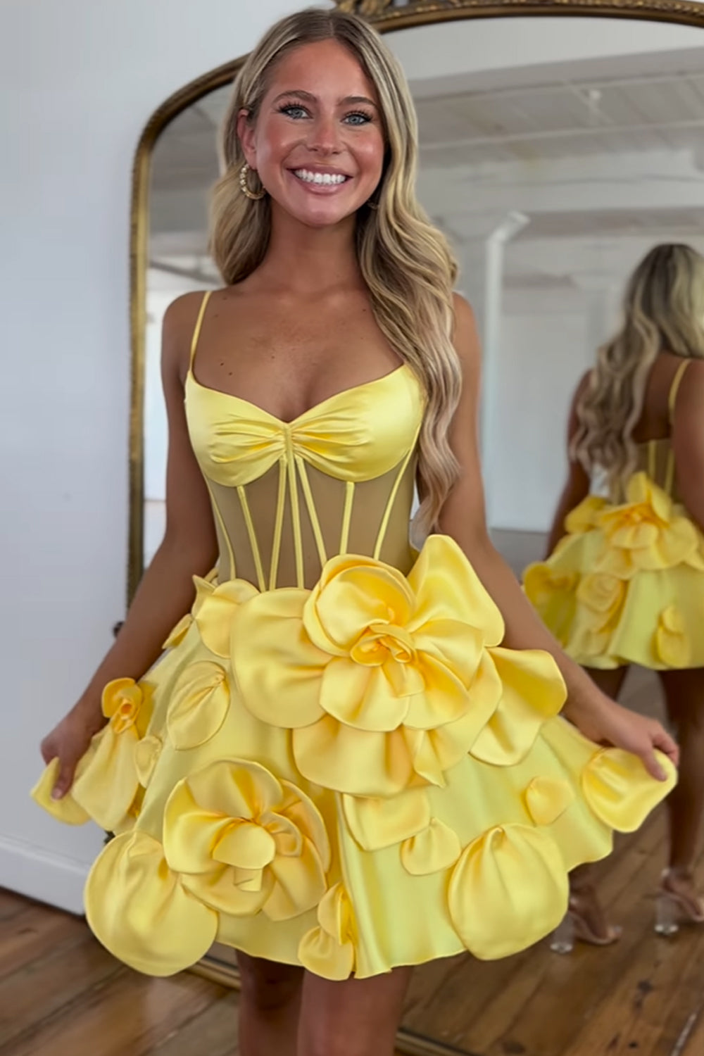 Yellow Homecoming Dresses Corset A Line Short Cocktail Dresses With 3D Flowers