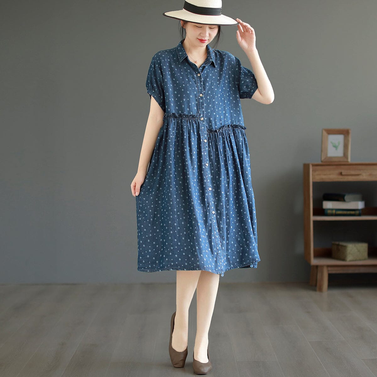 Beautifully Finished Dress in a Timeless Design