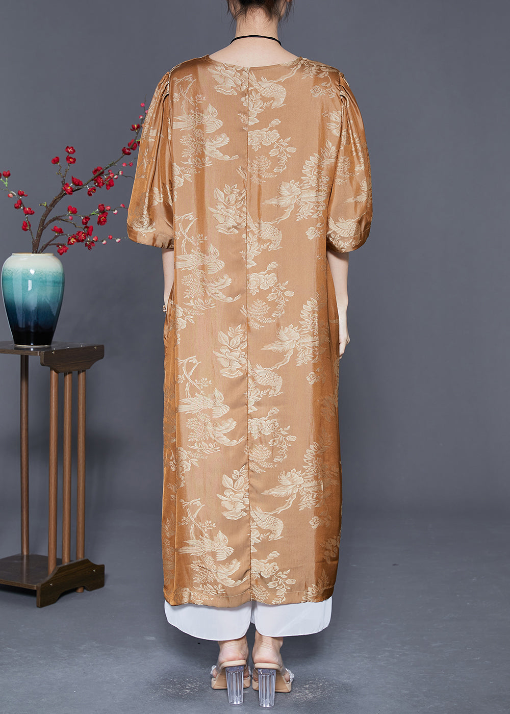Effortlessly Elegant Dress with a Timeless Design