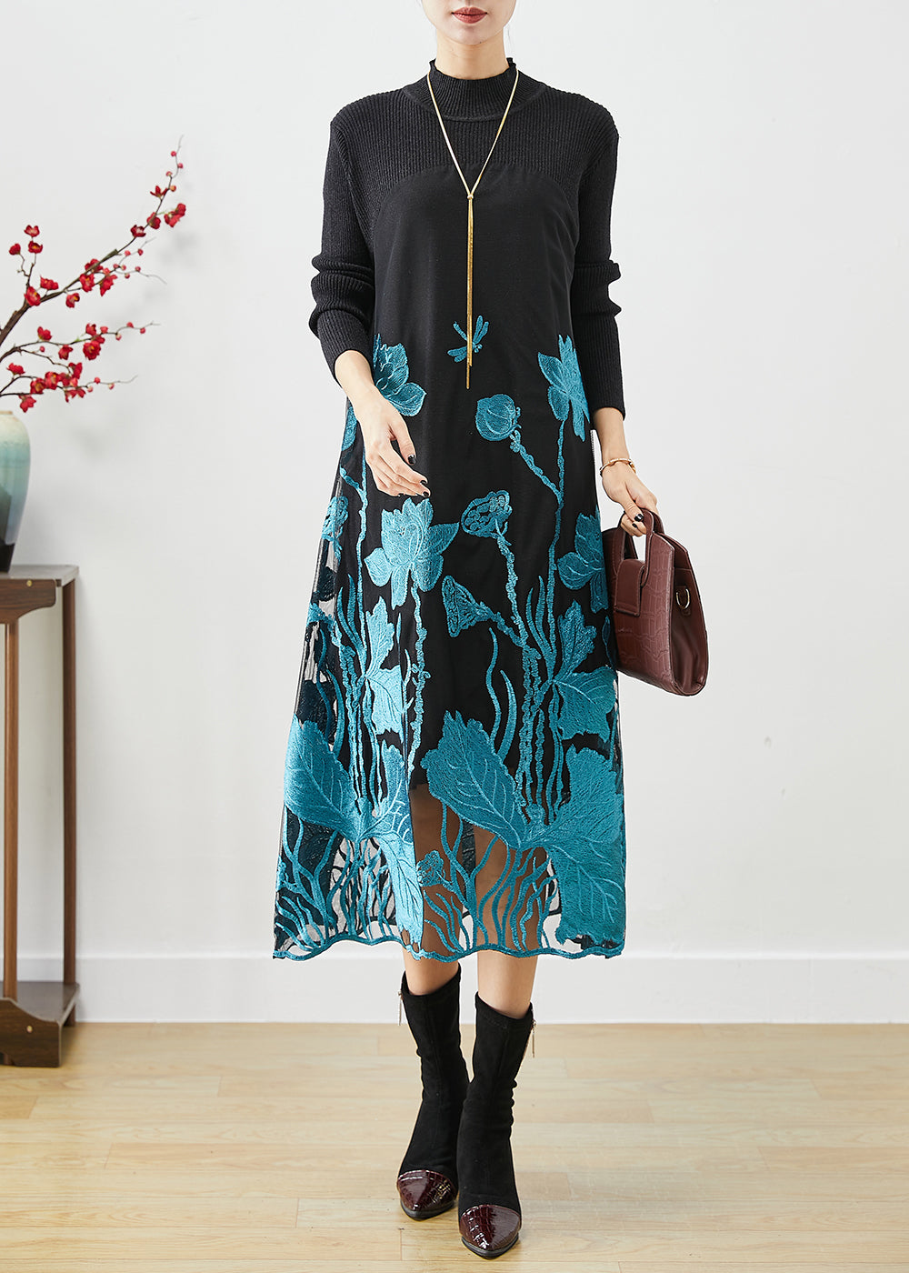 Effortlessly Elegant Dress with a Timeless Design