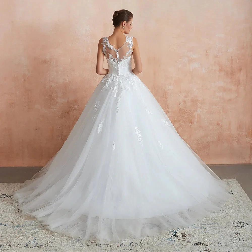 Amazing Long A-line Appliques Lace Tulle Wedding Dress (ZD14403)