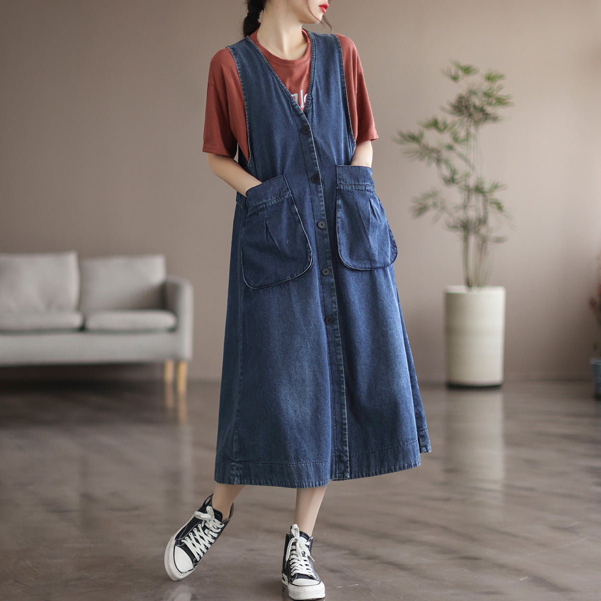Beautifully Crafted Dress in a Classic Style