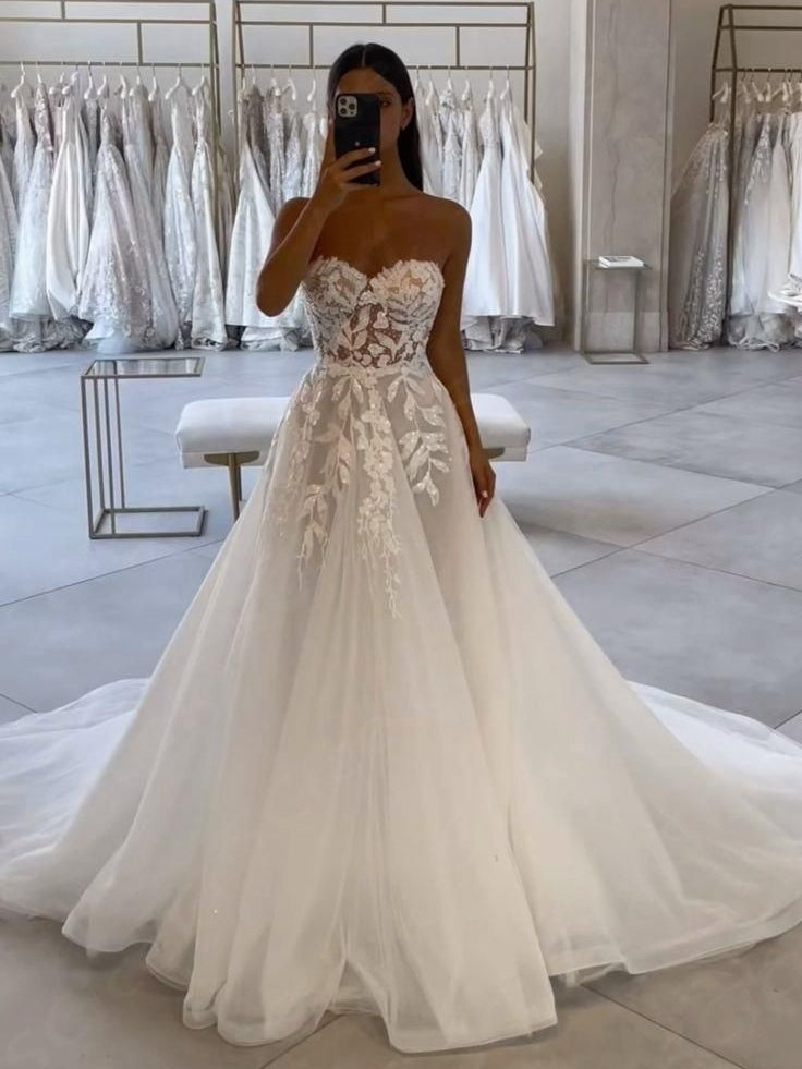 Strapless Sweetheart Floral Lace Applique A-Line Wedding Dress