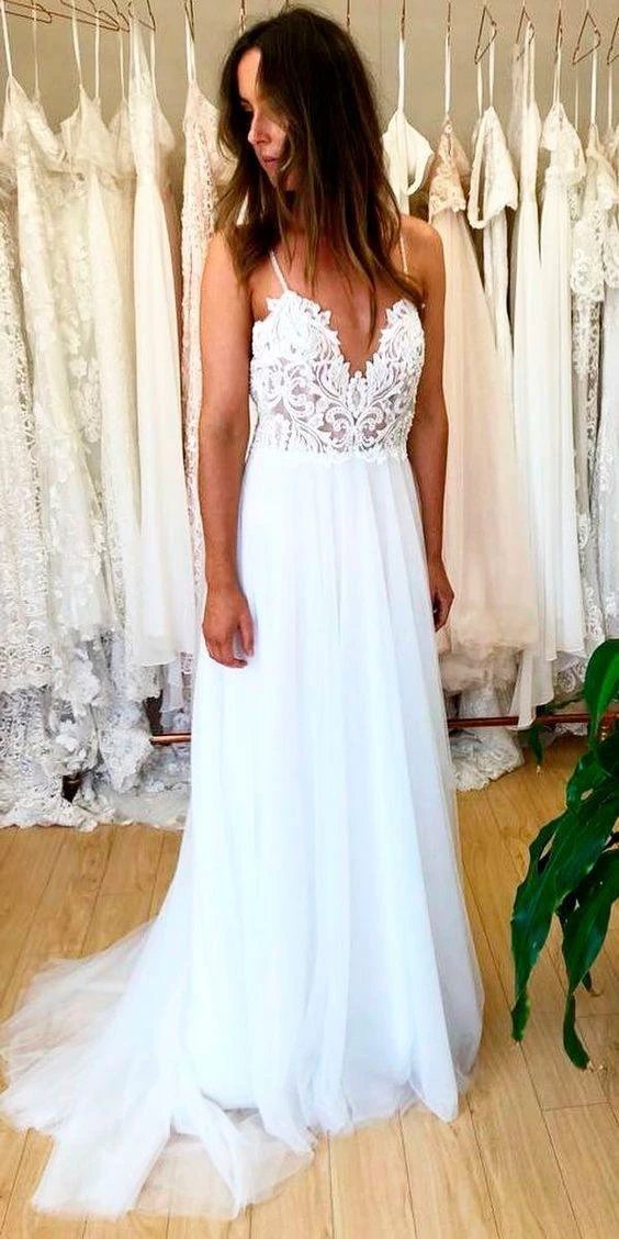 Backless Lace/Tulle Beach Wedding Dress Fashion Bridal Gown (ZD15324)