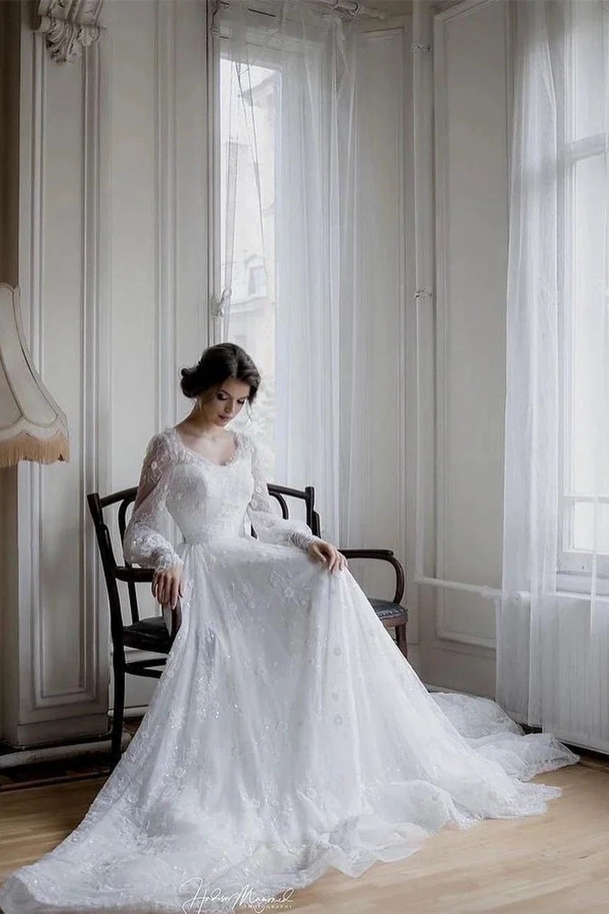 Beautiful A-line White Long Sleeves Lace Appliques Wedding Dress (ZD16413)