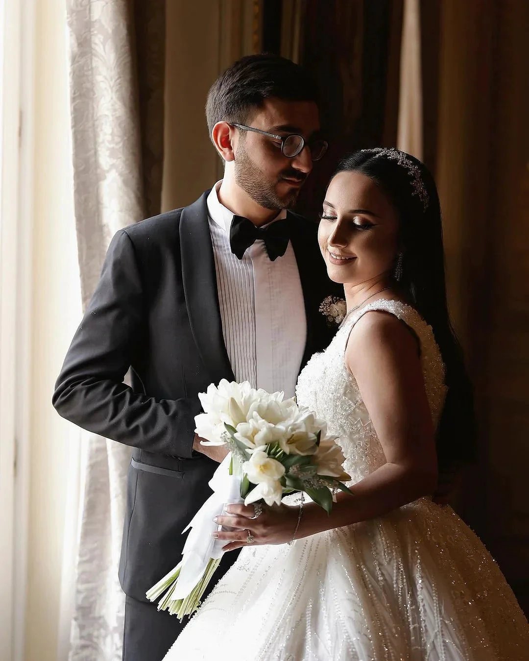 Beautiful Long Ivory A-line Sleeveless Beading Wedding Dress With Lace (ZD16486)