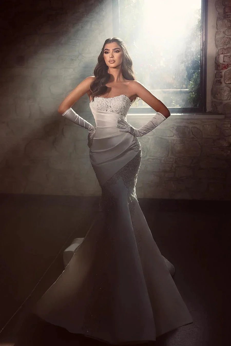 Beautiful Long Mermaid White Lace Sleeveless Wedding Dress With Appliques (ZD16513)