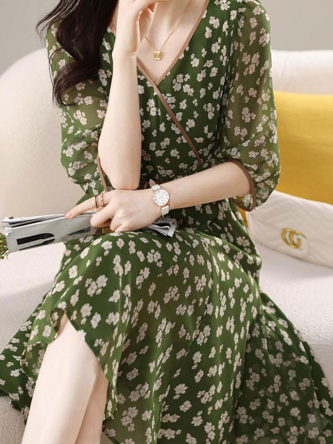 Classic Vintage Dress with a Flattering Fit