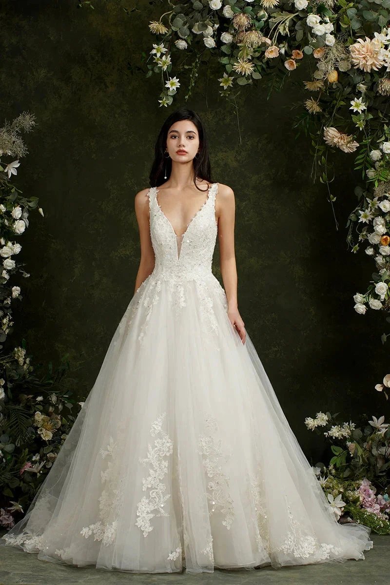 Biztunnel Long A-line V-neck Tulle Lace Backless Wedding Dresses (ZD16716)