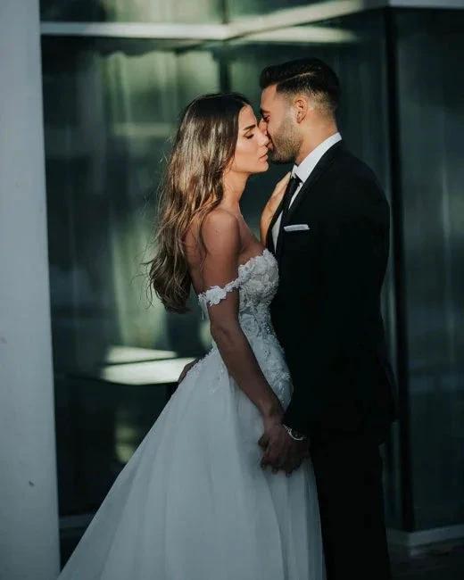 Boho A-Line Tulle Off-the-shoulder Wedding Dresses with Lace (ZD14705)