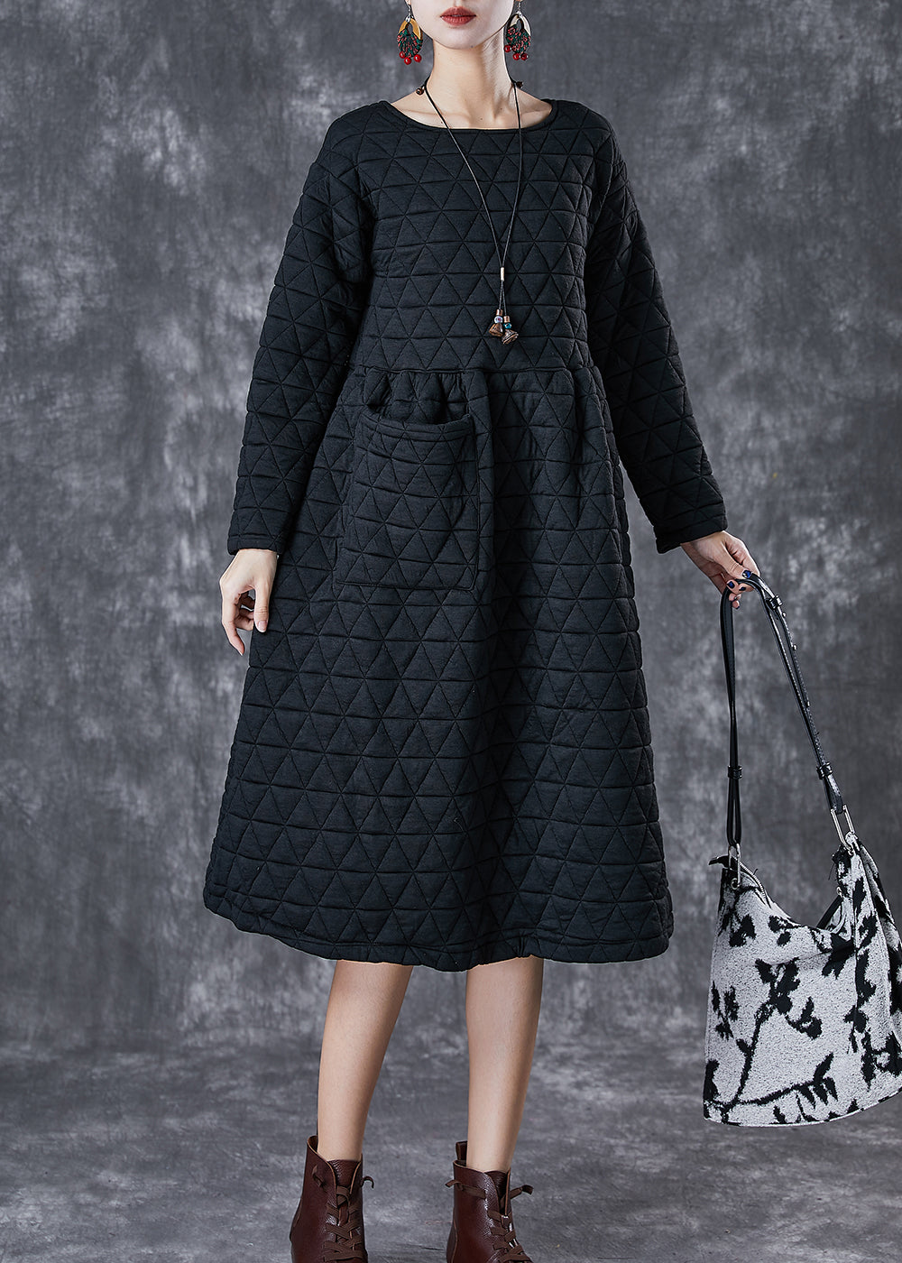 Effortlessly Elegant Dress with a Timeless Design