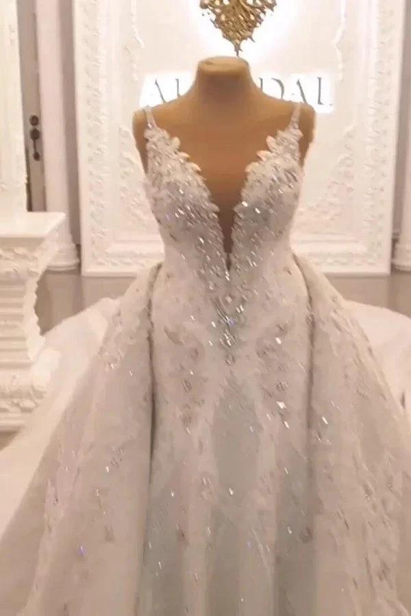Classy Long Sweetheart Spaghetti Straps Appliques Lace Crystal Backless Wedding Dress (ZD15136)