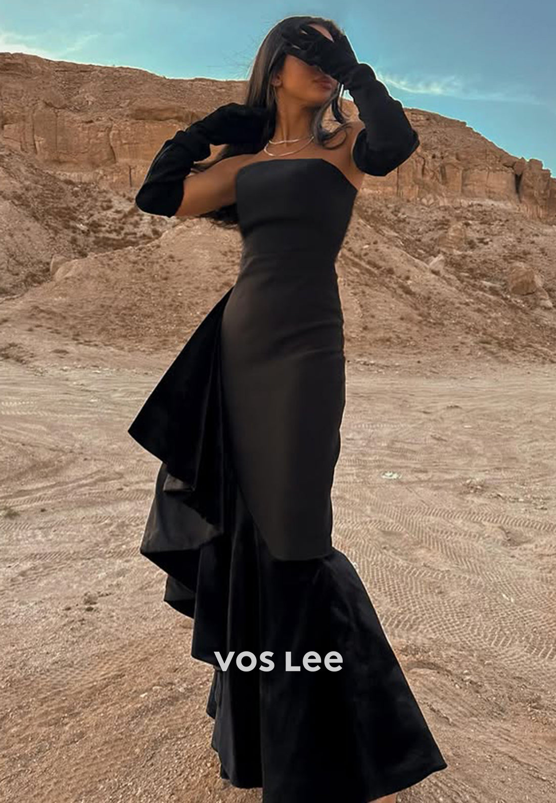 Elegant Black Fitted Ruffles Sheath Strapless Evening Dress Formal Party Gown - VelvetHem