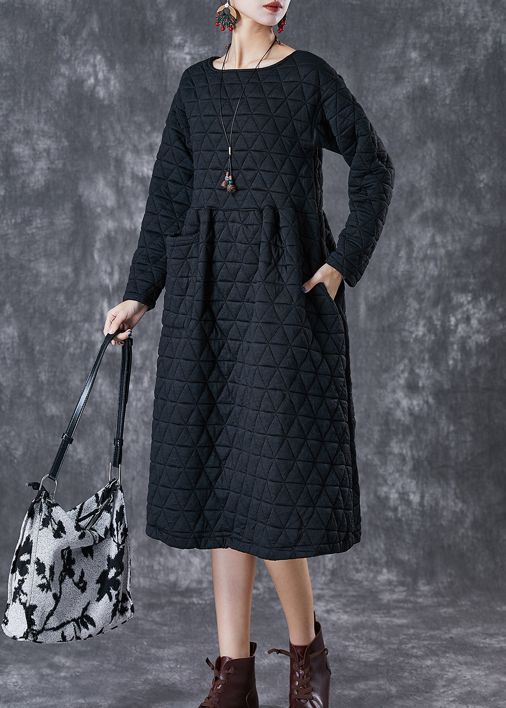 Effortlessly Elegant Dress with a Timeless Design