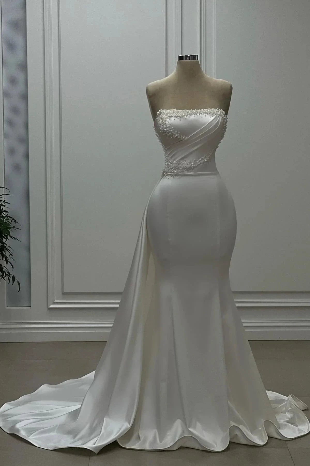 Designer Mermaid Satin Strapless Sleeveless Ivory Wedding Dress With Beading (ZD15560)