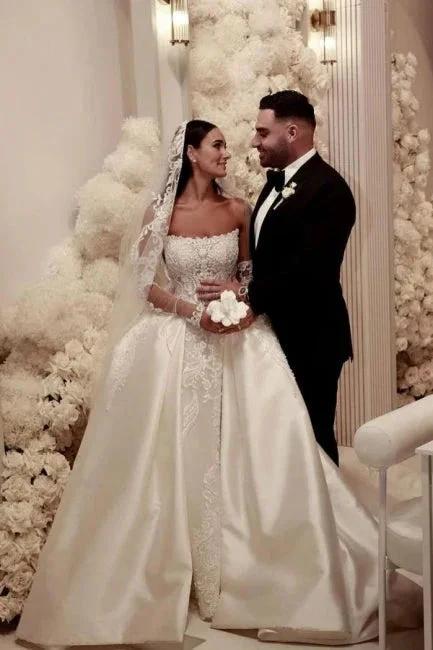 Elegant A-Line Tulle Scoop Sleeveless White Wedding Dress With Appliques (ZD16618)